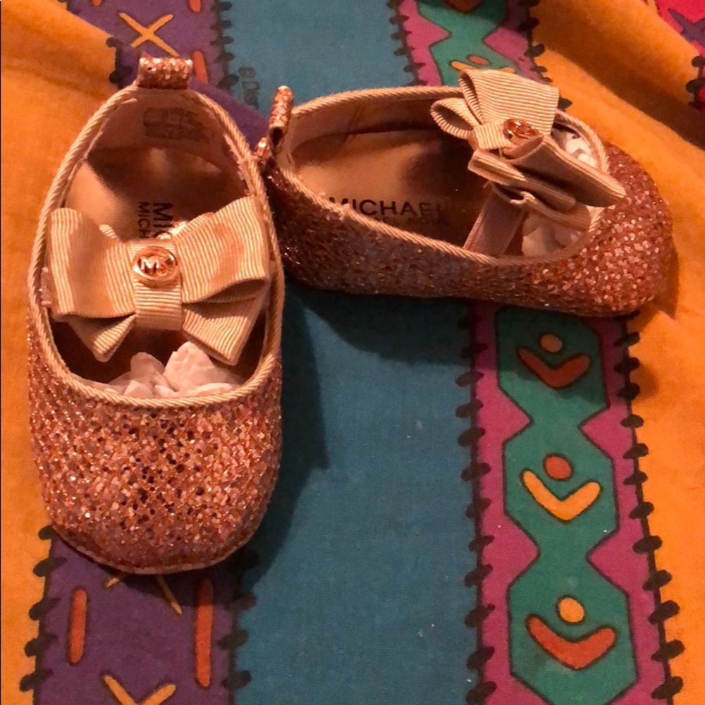 MK BABY SHOES - Picture 3 of 5